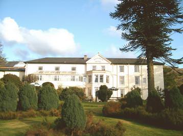 Legacy Royal Victoria hotel exterior