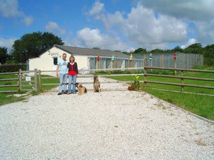 Sue & Bruce welcome you to Bonnie Days