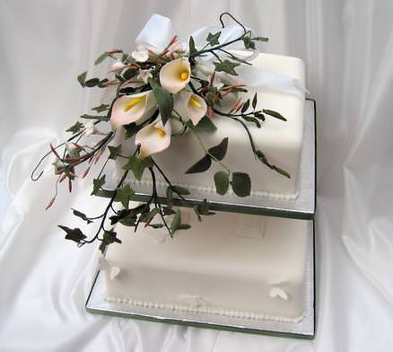 Wedding cake with sugarpaste flowers