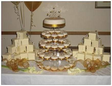 Mini wedding cakes