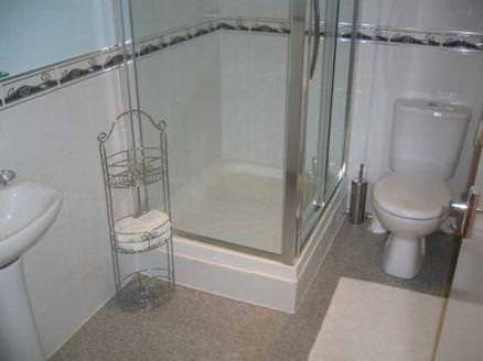 Shower/Toilet