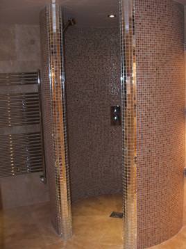 Luxury circular wet room