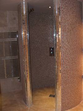 Luxury circular wet room