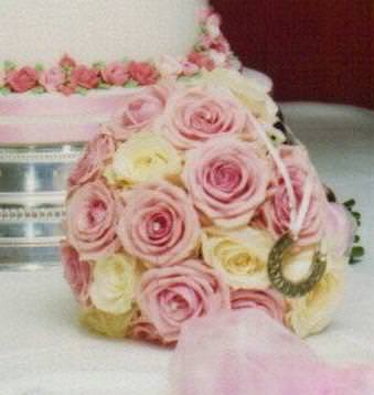 hand tied rose posy