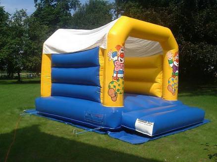 Bouncy castle 12 x 12