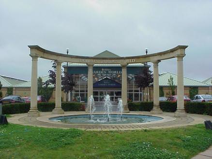 The front of Dobbies Garden World, Melville