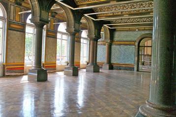 Tiled Hall Space