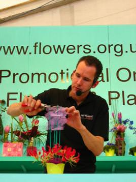 Expert classes at our School of Floristry