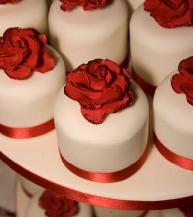 Valentine rose individual cakes