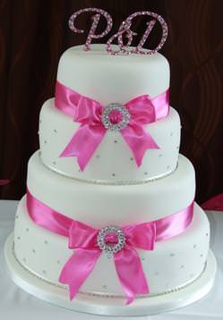 Diamante Brooch Wedding Cake