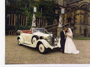 Wedding car at mansion